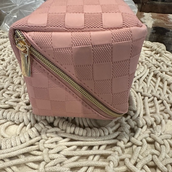 Pink Checkered Women's makeup/ toiletry Bag - Picture 11 of 13